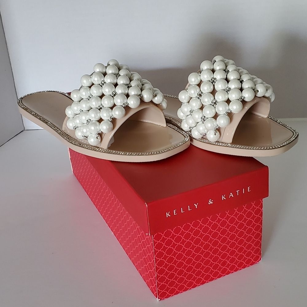 Kelly & Katie Parker Slide Sandal Size: 7